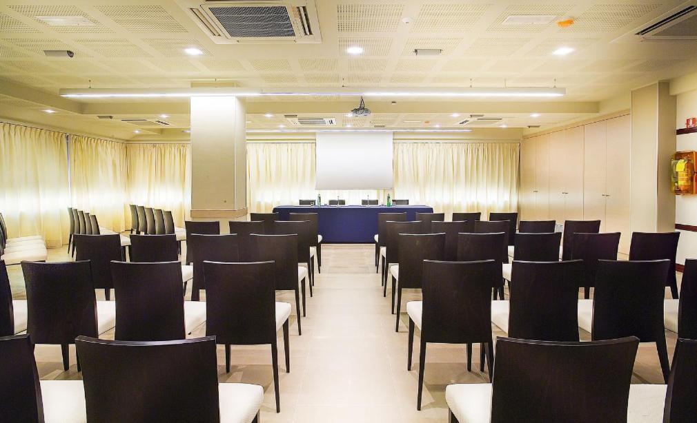 Hotel Europa Латина Екстер'єр фото