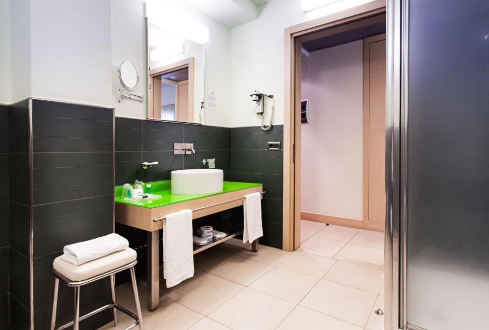 Hotel Europa Латина Екстер'єр фото